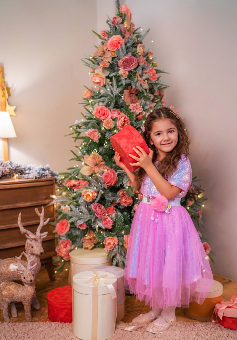 Семейная-фотосессия-в-новогодней-студии-СПб