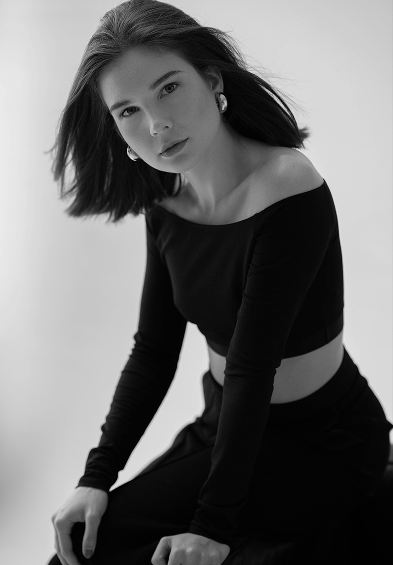 Черно-белая-фотосессия-с-Ксенией-10