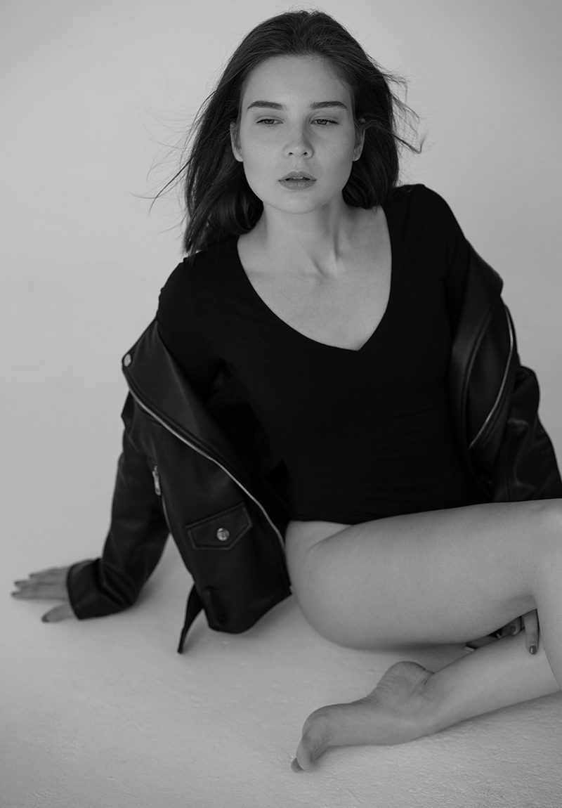 Черно-белая-фотосессия-с-Ксенией-5