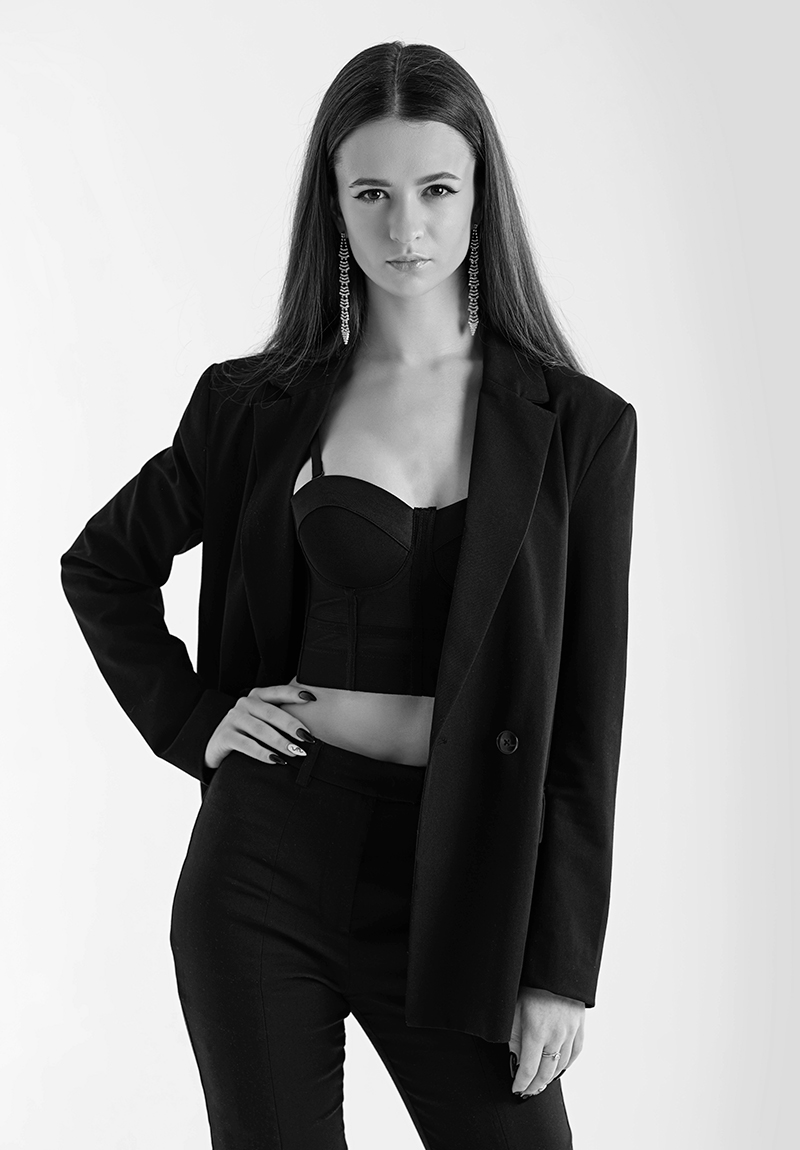 Локаничная-фотосессия-в-студии-с-Лизой-6